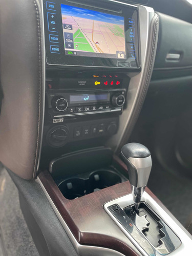 Imagen 18 de 21 de Toyota Sw4 2.8 Srx 177cv 4x4 7as At 2017