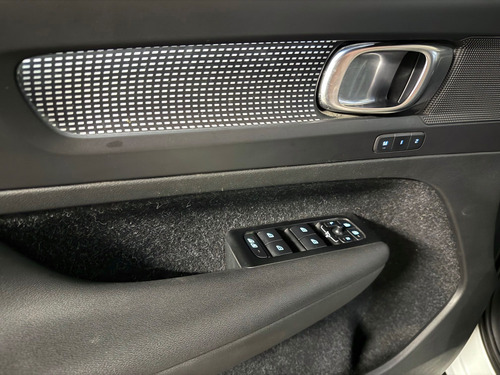 Volvo XC40 1.5 T5 R-Design Hybrid