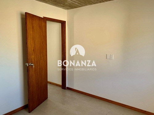 Casa En Venta Piriapolis Los Ángeles 2 Dormitorios Y 2 Baños