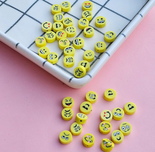 Fimo Pasantes Emojis Mix Surtidos Bijou X 1000 Unidades Diámetro 1 Cm Largo 1 Cm