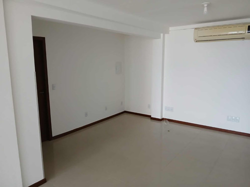 Vendo 3 Salas Comerciais No Centro De Florianópolis