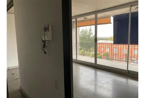 Imagen 3 de 11 de Monoambiente Amplio Con Balcón Al Frente