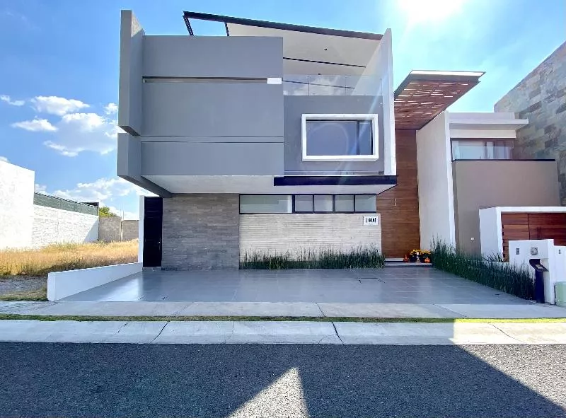 Moderna E Impecable Casa En Renta Sin Muebles En Misión San Jerónimo