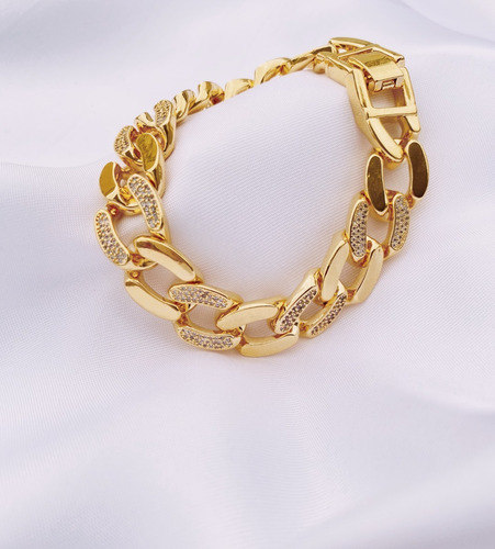 Imagem 3 de 4 de Pulseira Elos Cravejados