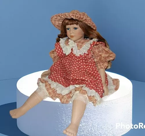 Boneca antiga de porcelana portuguesa Sophie • Além de Salém