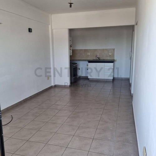 Imagen 7 de 13 de 45 Entre 30 Y 31 - Departamento Con Cochera En Venta. La Plata