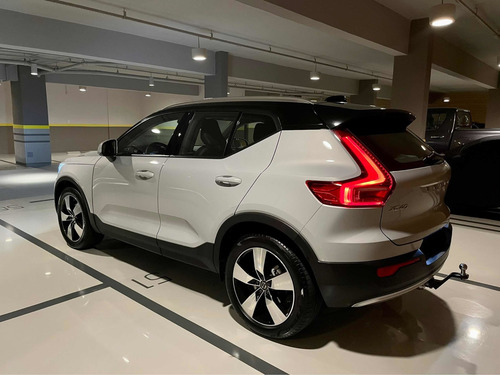 Imagem 3 de 13 de Volvo Xc40 2020 2.0 T4 Momentum 5p