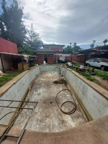 Se Vende Gran Propiedad Con Excelente Ubicación Céntrica.