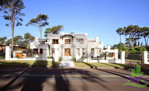 Chalet   Impecable  Para Vivir Todo El Año En Punta Del Este