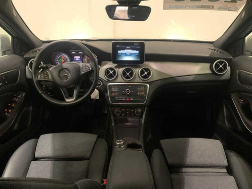 Imagem 7 de 14 de Mercedes-benz Gla 200 1.6 Cgi Style 16v Turbo 4p 2016