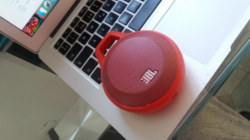 Bocina Portátil Bluetooth Jbl Clip  Roja