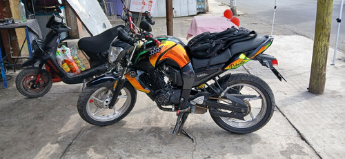 Yamaha Fz 16 Con Modificación A 190 Vinil Foto Cromático J