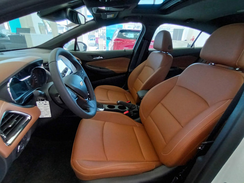Imagen 16 de 21 de Chevrolet Cruze 5 P 1.4 Premier Ao