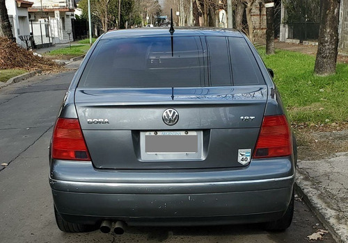 Volkswagen Bora 1.8t Highline Tiptronic Cuero Techo 2006