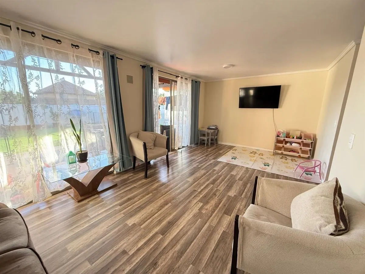 Imagen 2 de 12 de Se Arrienda Casa 3d 3b Condominio Ayres De Chicureo