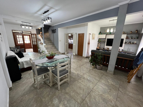 Casa 6 Amb. C/quincho, Parrilla, Pileta - B. Vista
