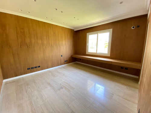 Imagen 10 de 30 de Venta | Casa De Tres Plantas | 6 Dormitorios En Suite | Lote Al Agua | El Golf