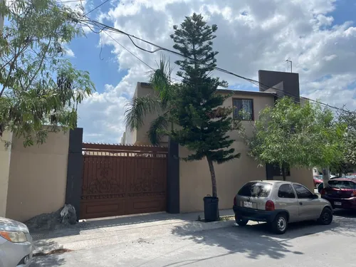 Casa En Esquina Frente A Parque, Terreno Excedente, Fraccionamiento Privado, Mirador Del Valle, Escobedo Nl