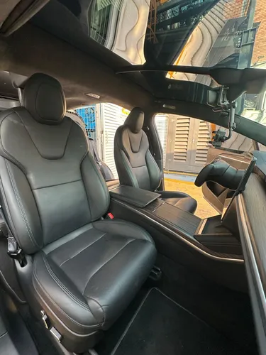 Tesla Model X 2024