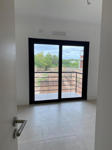 Imagen 6 de 30 de Departamento En Duplex Con Cochera - Complejo Vivo - Tortuguitas