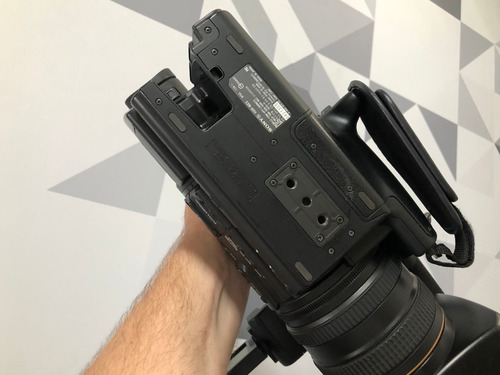 Câmera Sony Hxr Nx3 Full Hd Grava Em Sd Card