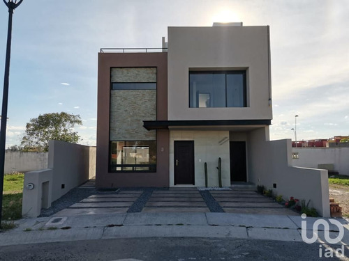 Venta Casa 3 Ambientes Zirándaro