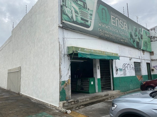 Se Vende Esquina Comercial En 5 De Febrero |