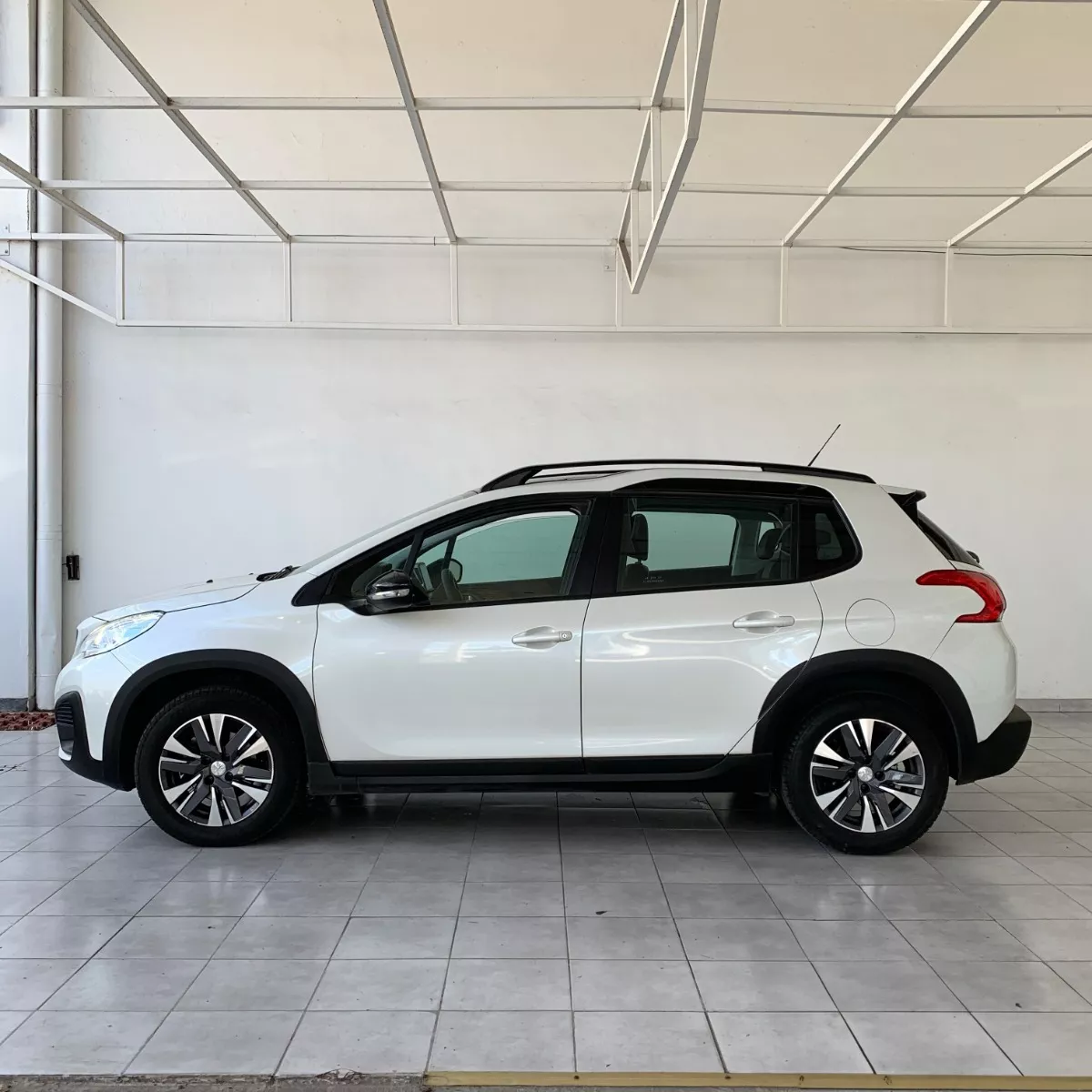 Peugeot 2008 1.6 Feline