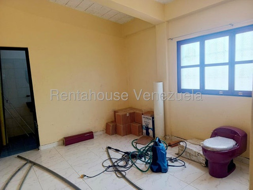 Casa En Venta Con Terreno Para Sembrar , Amplia Terraza Vista Hermosa Los Teques