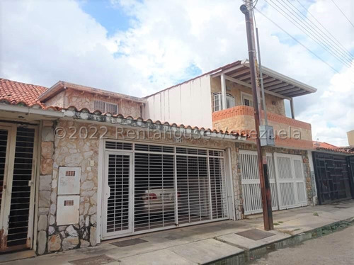 Casa En Venta Ubicada En Las Quintas Naguanagua Carabobo 23-9839, Eloisa Mejia