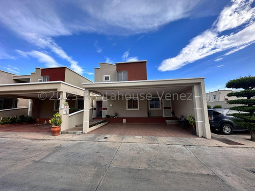 Katty Vasquez Vende Cod 25 - 14765 Hermosa Casa En Una De Las Zonas Mas Privilegiadas De Barquisimeto Urb Ciudad Roca. Barquisimeto - Lara. Oportunidad Unica Para Comprar E Invertir ##