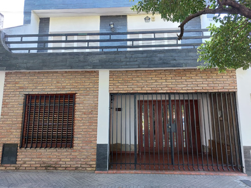 Casa 3 Dormitorios En Parque Casado Con Patio Y Parrillero