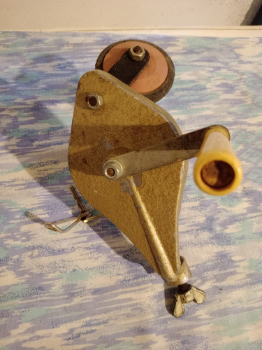 Devanador Ovillador De Lana Manual Con Porta Madeja Usado Gris (Usado)