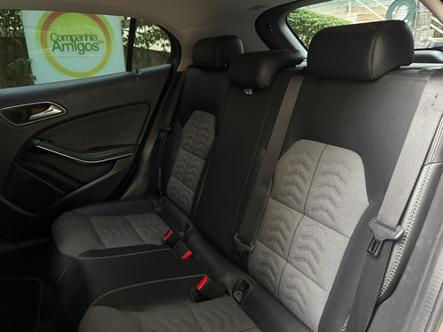 Mercedes-Benz Classe GLA 1.6 Style Turbo Flex 5p