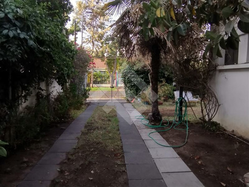 Propiedad Con Extenso Terreno En El Corazón De Ñuñoa