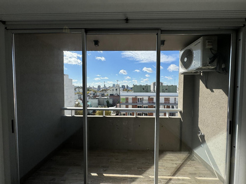 Mono Ambiente Super Amplio- Impecable Estado - Balcon