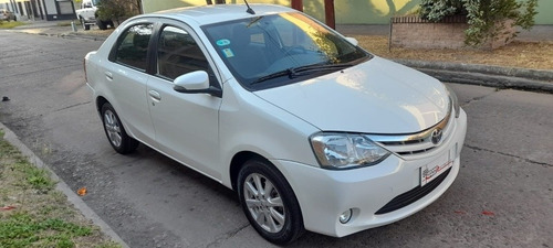 Imagen 2 de 16 de Toyota Etios 2016 1.5 Sedan Xls
