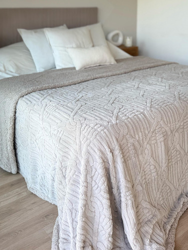 Cubrecama Invierno Amelie Doble Corderito Jacquard King 270x240 Cm Color Visón - Pret