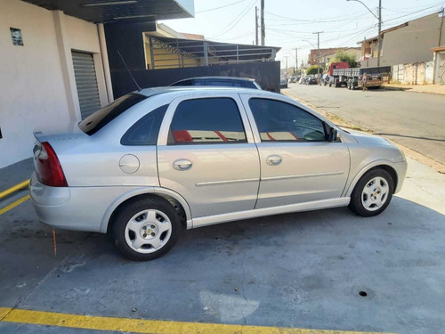 Imagem 6 de 15 de Chevrolet Corsa Sedan 2002 1.8 4p