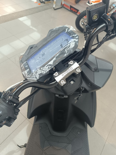 Kymco Super 8.