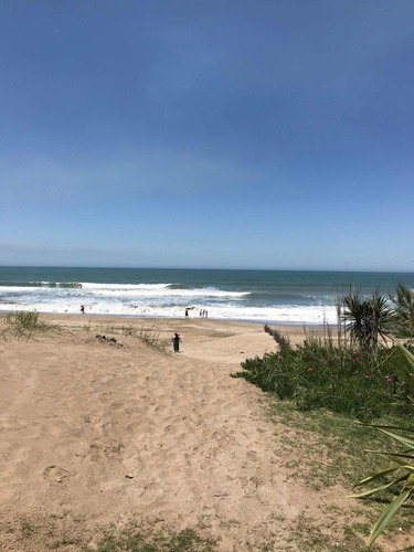 Imagen 12 de 14 de Alquiler De Departamento Frente Al Mar Sobre La Playa
