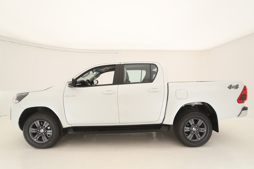 Toyota Hilux Pick-up 2.8 Cd Srv 204cv 4x4 At Frontier Amarok