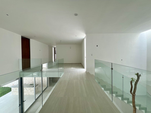 Casa En Venta En Mérida, Privada El Origen, Mod. 597, De Lujo