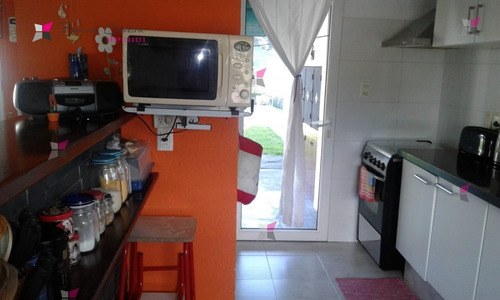 Venta Cómoda Casa En Barrio Jardines De Córdoba - Ref: 8291