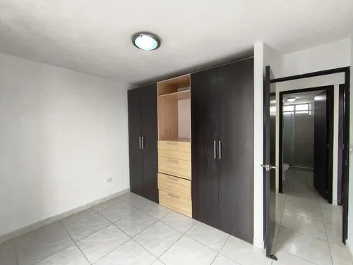 Apartamento En Arriendo En Prados Del Norte. Cod A30781