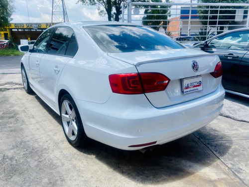 Imagen 5 de 11 de Volkswagen Jetta 2014 2.0 Cl Abs At