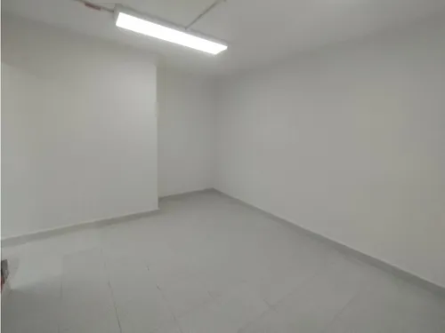 Se Arrienda Amplia Bodega, En Calasanz, Medellín
