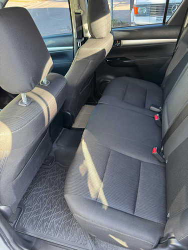 Vendo Toyota Hilux Sr 4x4 2023