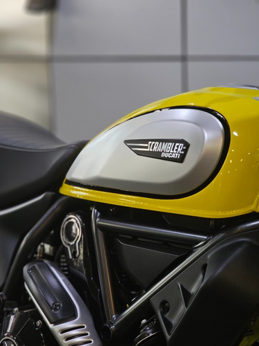 Imagen 8 de 25 de Ducati Scrambler Icon 800 0km No Triumph Street Twin