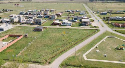 Terreno De 650 M2 En Funes Norte A La Venta.